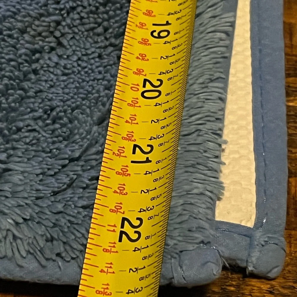 Land s End bathroom Toilet rug size 24 by 20 inches NWOT